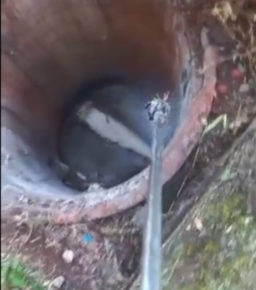 Detalhe de tubulação em área externa